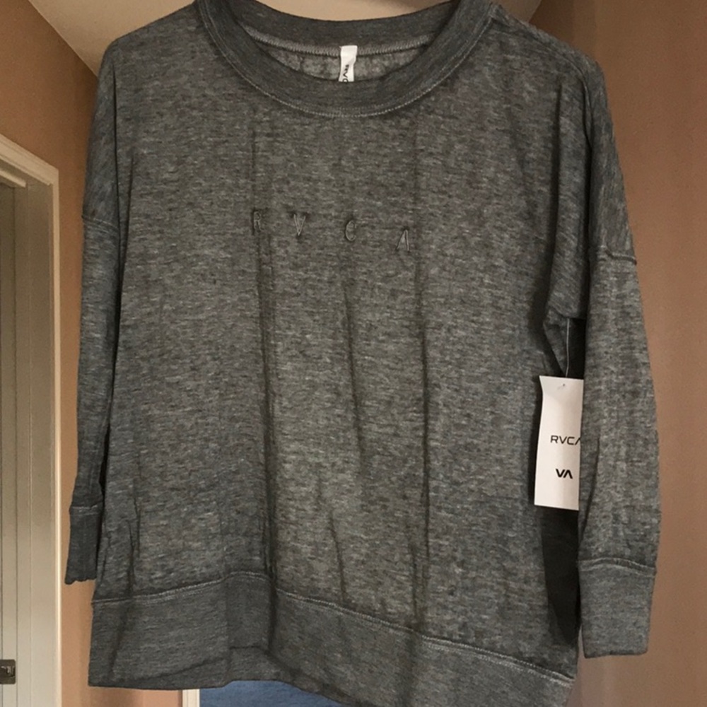 Long sleeve shirt.